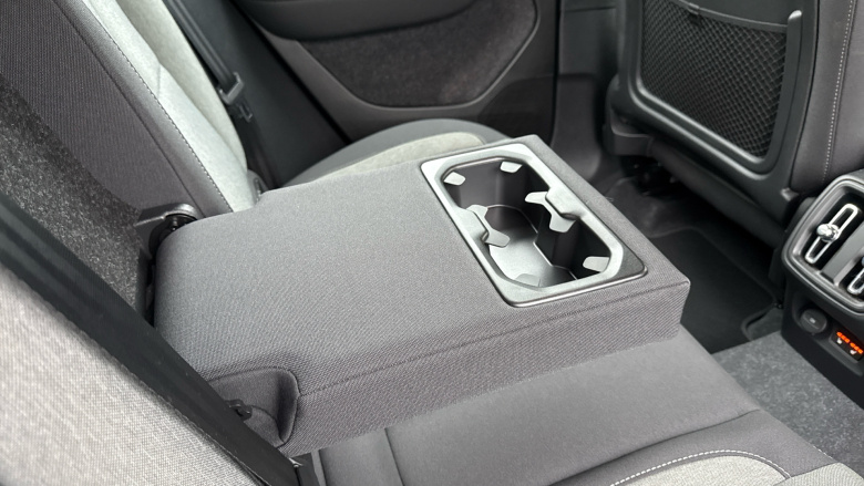 Volvo XC40 2.0 B4P Plus Dark 5dr Auto Petrol Estate